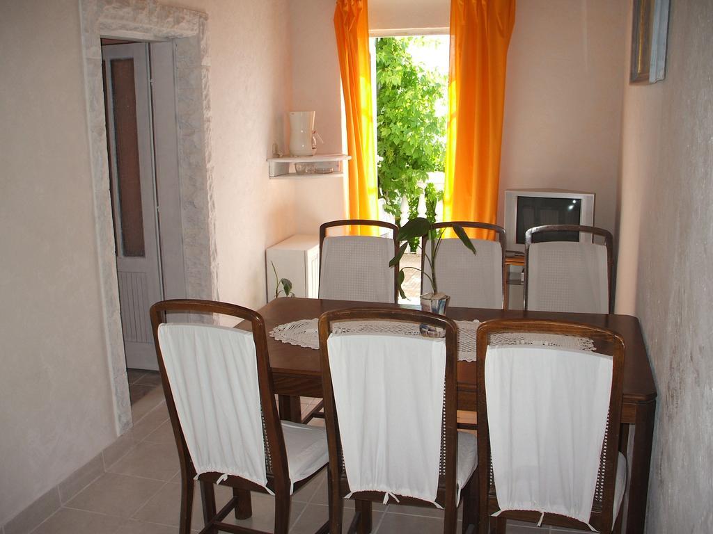 Apartmani Mira Senj  Buitenkant foto