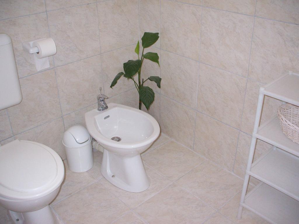 Apartmani Mira Senj  Buitenkant foto