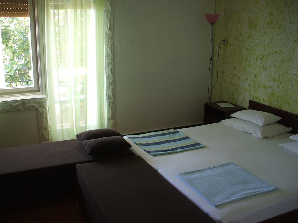Apartmani Mira Senj  Buitenkant foto