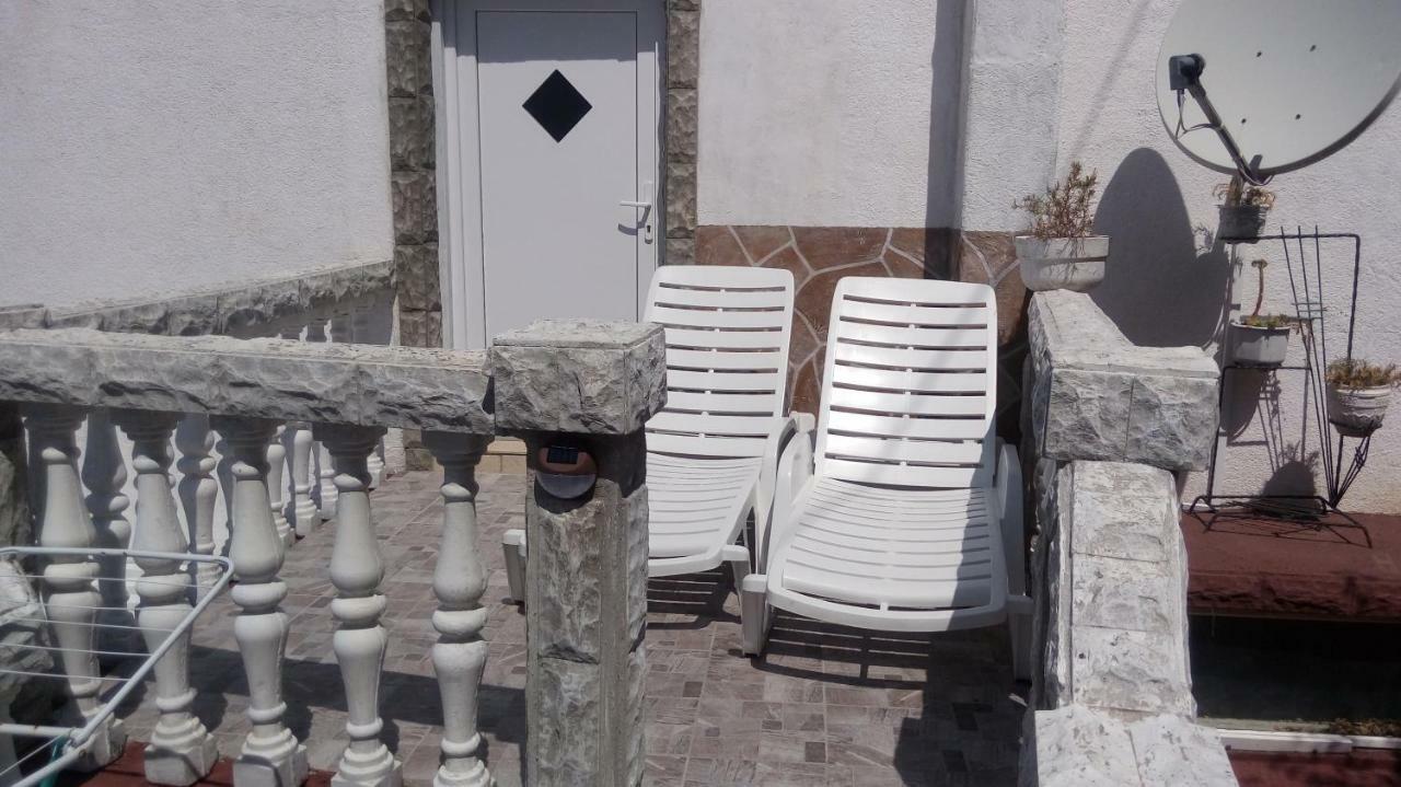 Apartmani Mira Senj  Buitenkant foto