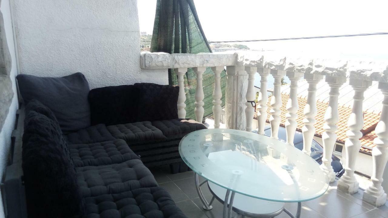 Apartmani Mira Senj  Buitenkant foto