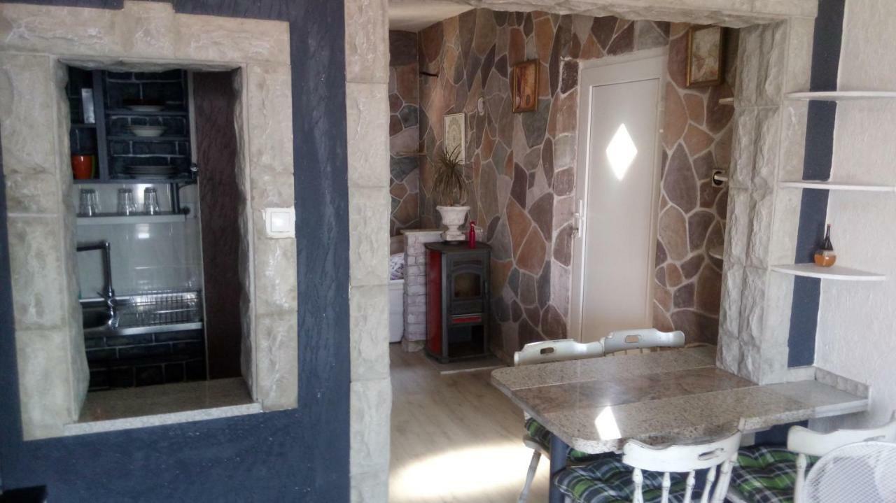Apartmani Mira Senj  Buitenkant foto