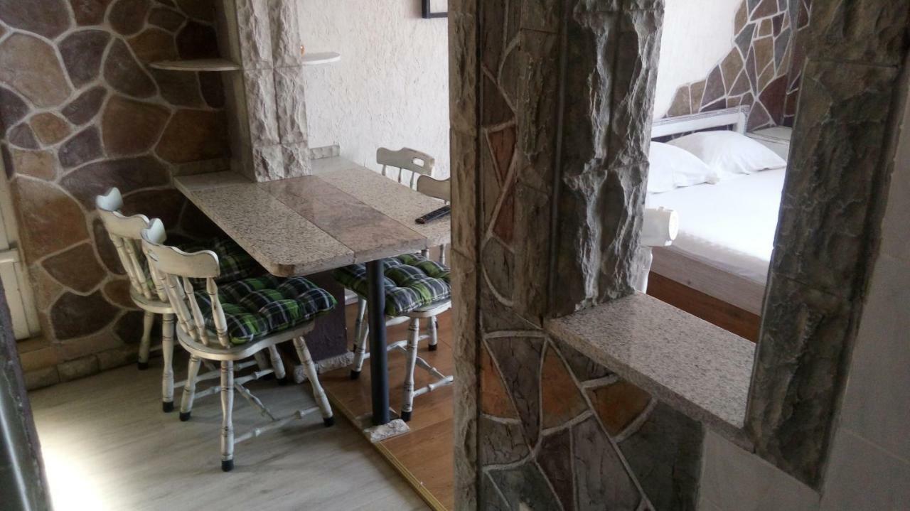 Apartmani Mira Senj  Buitenkant foto